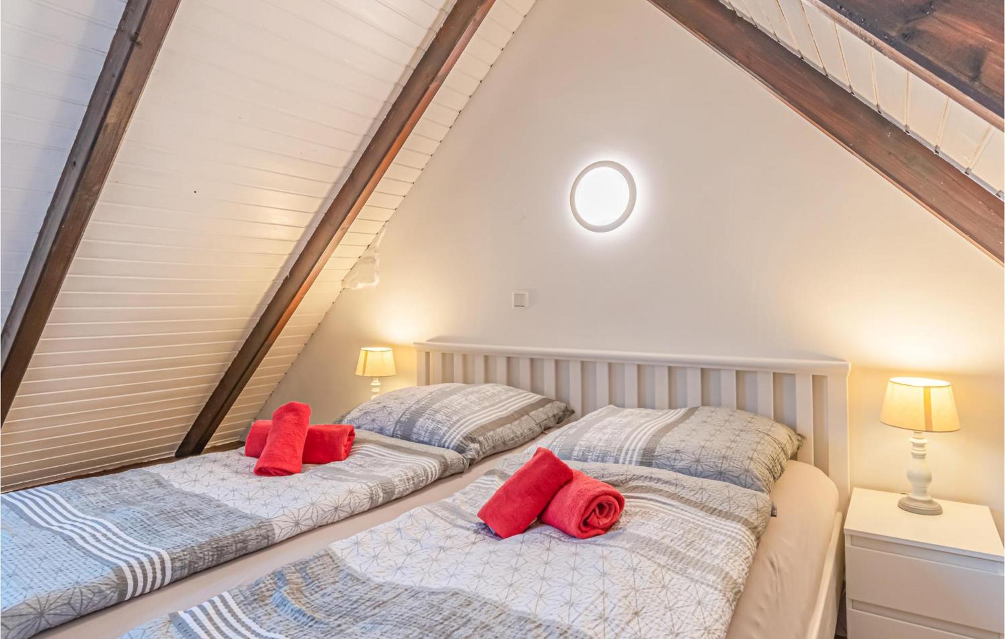 Cozy Apartment In Friedrichskoog With Kitchen Dış mekan fotoğraf