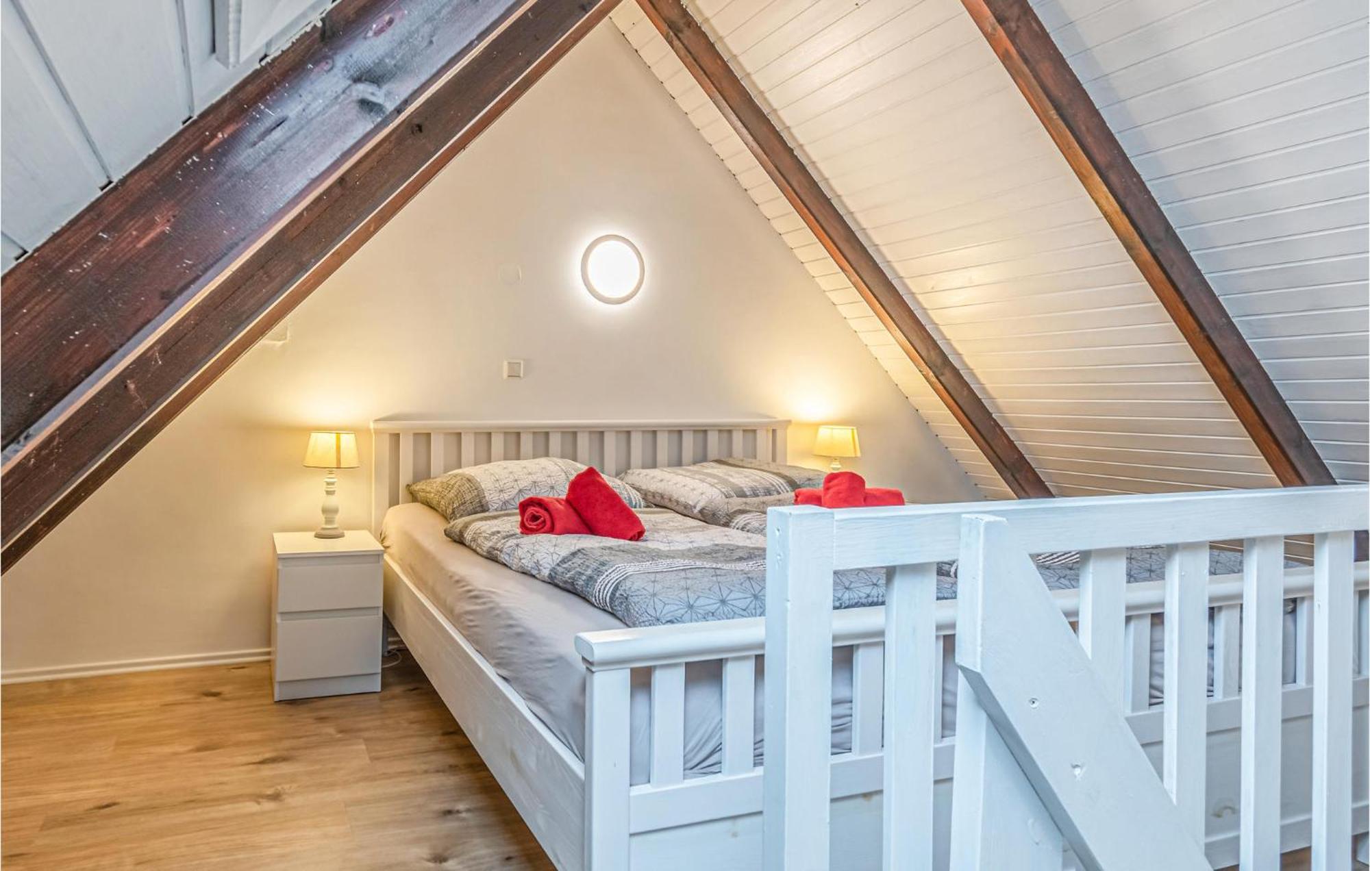 Cozy Apartment In Friedrichskoog With Kitchen Dış mekan fotoğraf